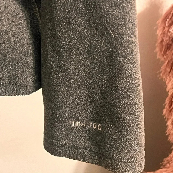 The North Face Quarter Zip Gray Pullover - Picture 5 of 8